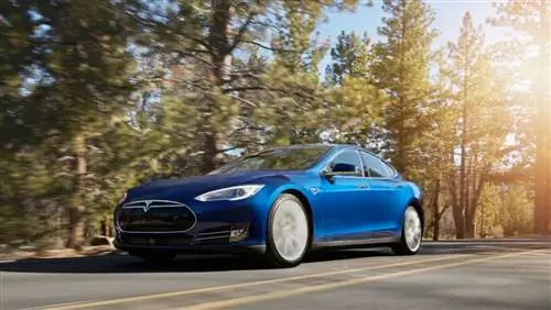 Tesla анонсировала новый седан начального уровня Model S 70D