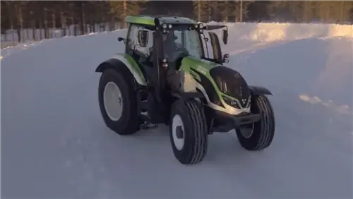 Смотреть - Мировой рекорд максимальной скорости трактора установлен на Nokian Tyres