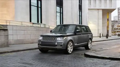 Дебют нового Range Rover SVAutobiography в Нью-Йорке