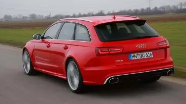 Audi RS6 Avant 2013 красный вид сзади