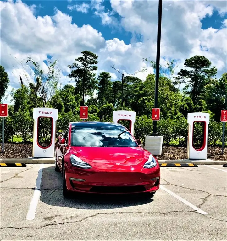 Red Model 3 Зарядная станция Tesla JRR | CleanTechnica