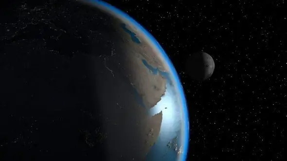 Моложе ли Луна и меняется ли размер Земли?