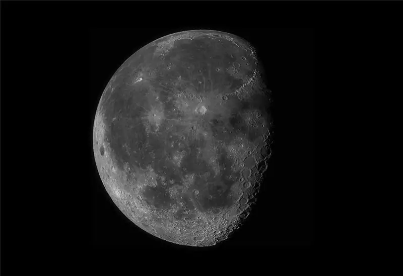 Photo Auto Express Луна в 10 тысячах пикселей