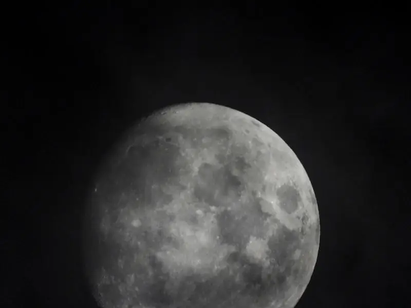 Должна ли Луна быть приватизирована? Так считают экономисты