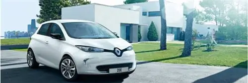 Renault Zoé на пологом склоне