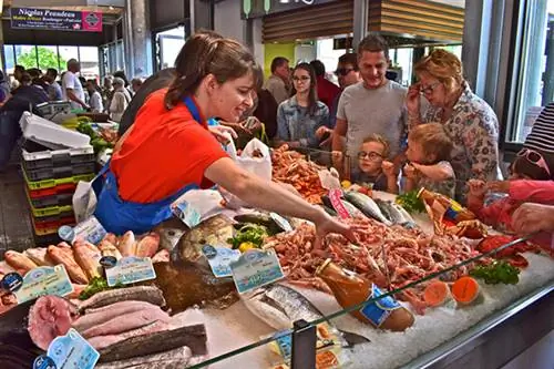 рыбный рынок Вандея, Франция, устойчивое потребление