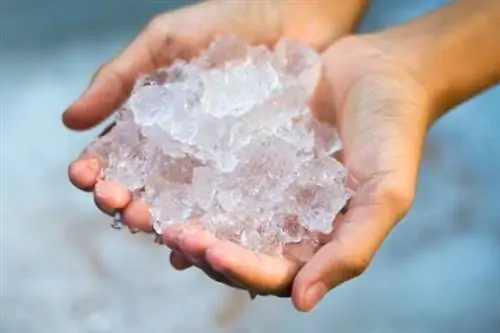 Холод - одно из лучших естественных средств для сужения пор кожи.