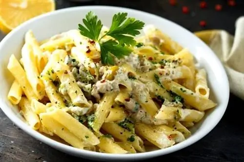 Паста, приготовленная с сардиновым маслом