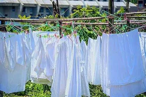 Несколько листов сушки снаружи