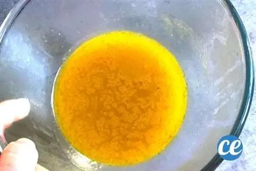 вода для варки моркови в прозрачной миске