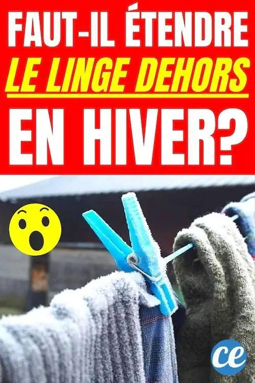 Белье висит на улице зимой