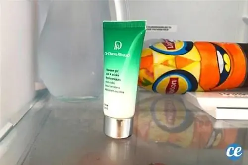 Крем для глаз в холодильнике