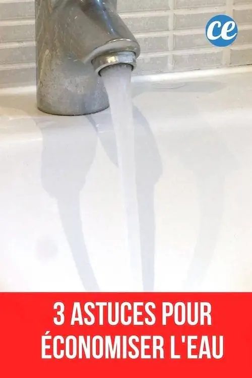 Открытый кран с проточной водой и текстом: 3 хитрости для экономии воды