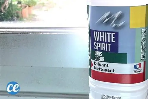 Уайт-спирит для удаления клея на окнах