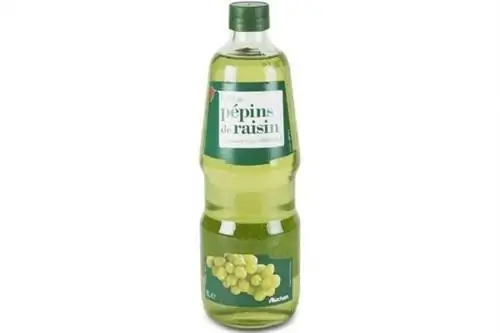 Бутылка масла виноградных косточек