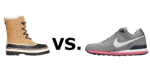 Пара ботинок и пара баскетбольных мячей не должны иметь одинаковый тип носка.