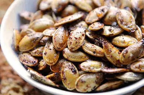 Выбрасываете ли вы семена тыквы?