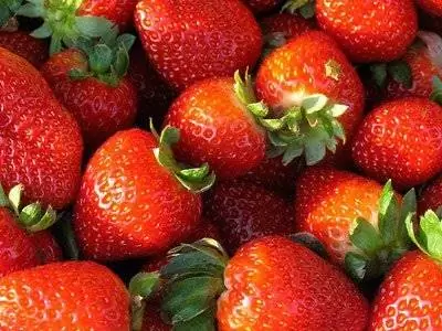 Почему клубника пахнет клубникой