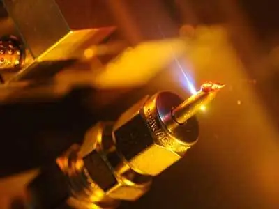 Как движутся электроны