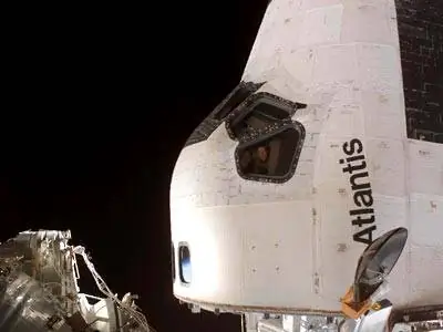 Космический шаттл возвращается