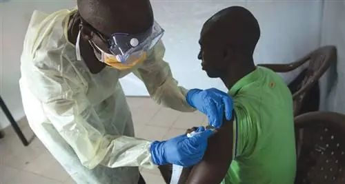 Вакцина против Эболы защищает людей в Западной Африке