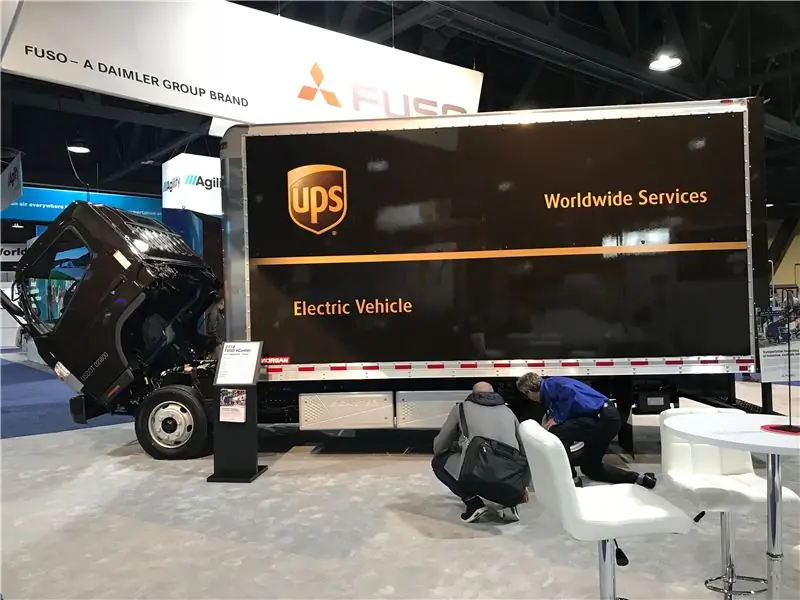 Электрический фургон для доставки посылок UPS.