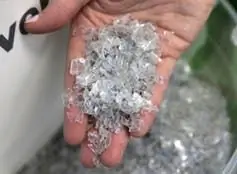 пластик в руке