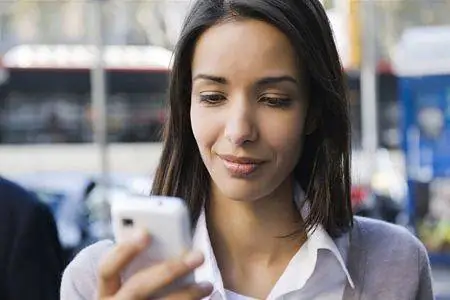 Covid-19: для своего SMS-оповещения, отправленного французам, правительство выбрало простой путь