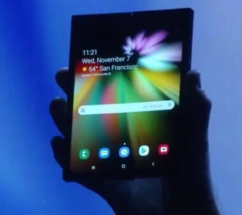 Samsung демонстрирует смартфон со складным дисплеем Infinity Flex