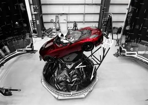 Falcon Heavy: представлен встроенный родстер Tesla