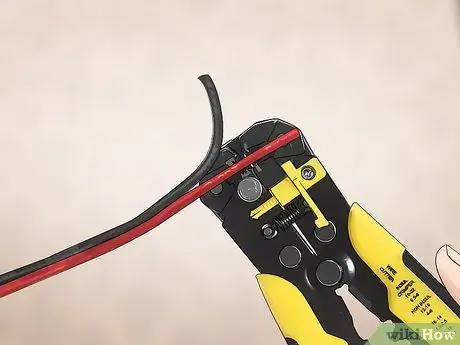 Обрежьте провод динамика, шаг 6