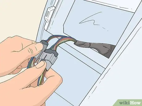 Подключите усилитель к сабвуферу и головному устройству Шаг 12