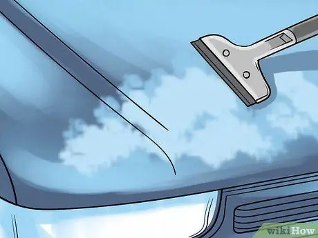 Удаление старую невидимую защитную пленку 3M (прозрачный бюстгальтер) с автомобиля Шаг 3