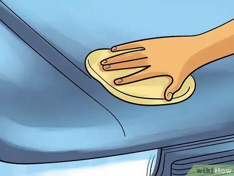 Удаление старую невидимую защитную пленку 3M (прозрачный бюстгальтер) с автомобиля Шаг 6