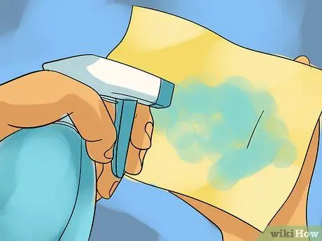 Удаление старую невидимую защитную пленку 3M (прозрачный бюстгальтер) с автомобиля Шаг 8