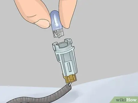 Замена световых индикаторов в автомобиле Шаг 12