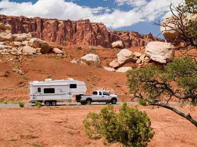 RVs can be a great way for families to vacation in style -- but how do you hitch it to your towing vehicle? RVs can be a great way for families to vacation in style -- but how do you hitch it to your towing vehicle?