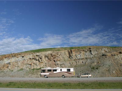 Вождение во время буксировки автомобиля