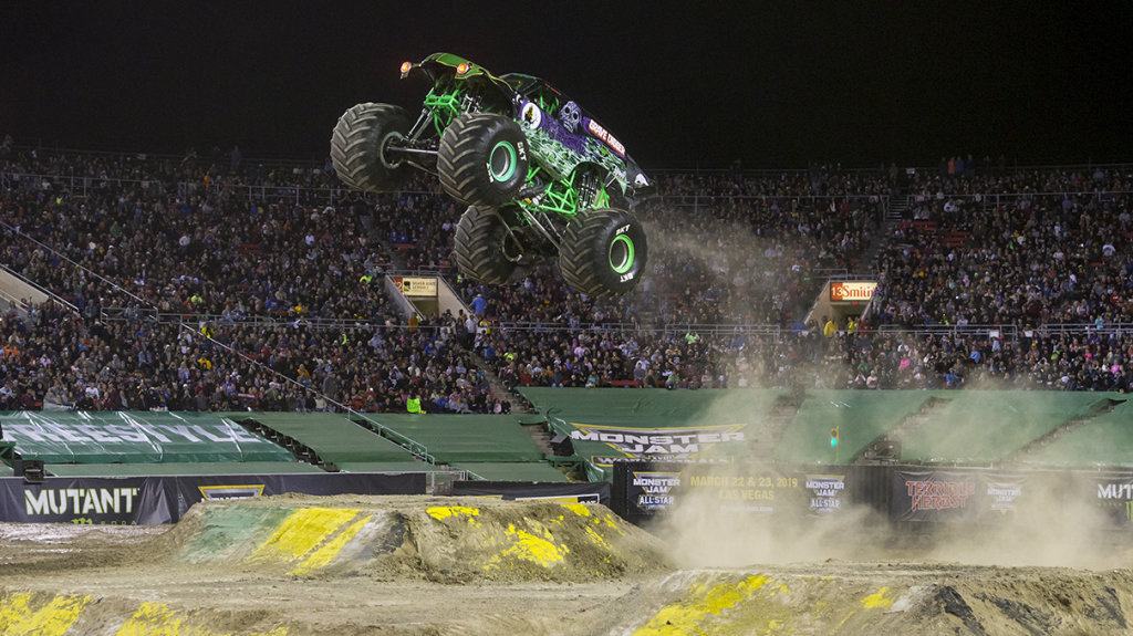 Построение треков - как работает Monster Jam