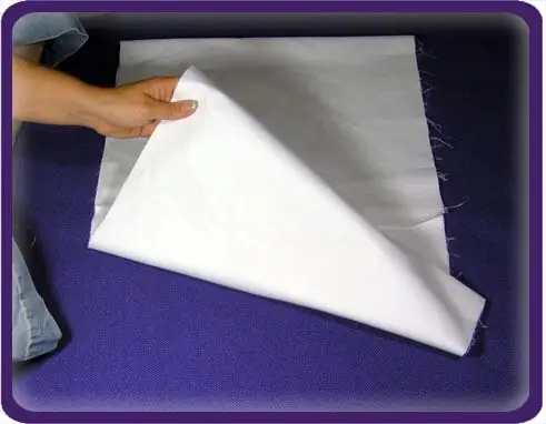 Прикрепите ремни к ткани сумки