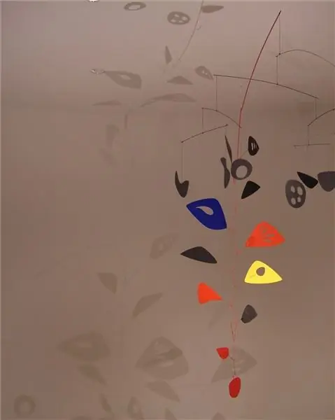 Простые мобильные телефоны наглядно демонстрируют инженерное дело в искусстве