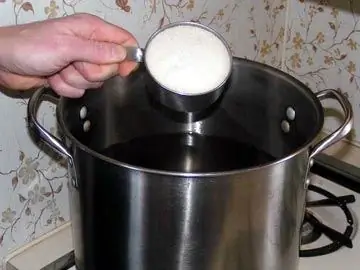 Добавление сахара…