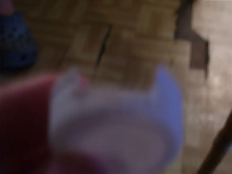 Сборка емкости для воды: бутылка и готовый продукт