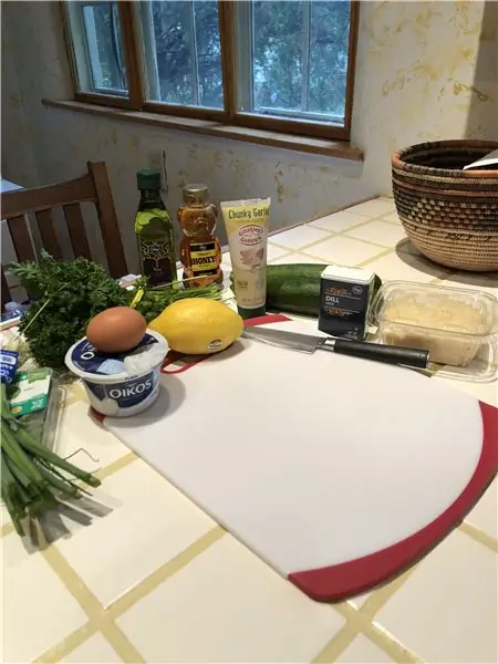 Приготовим вкусные оладьи из цуккини с йогуртовым соусом