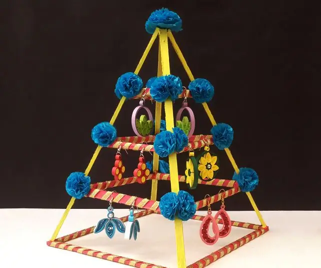 Как сделать оригинальную стойку для серег из картона?: 6 шагов (с картинками)