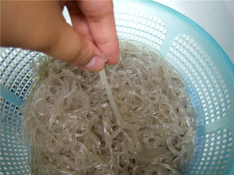 Подготовка курицы и лапши