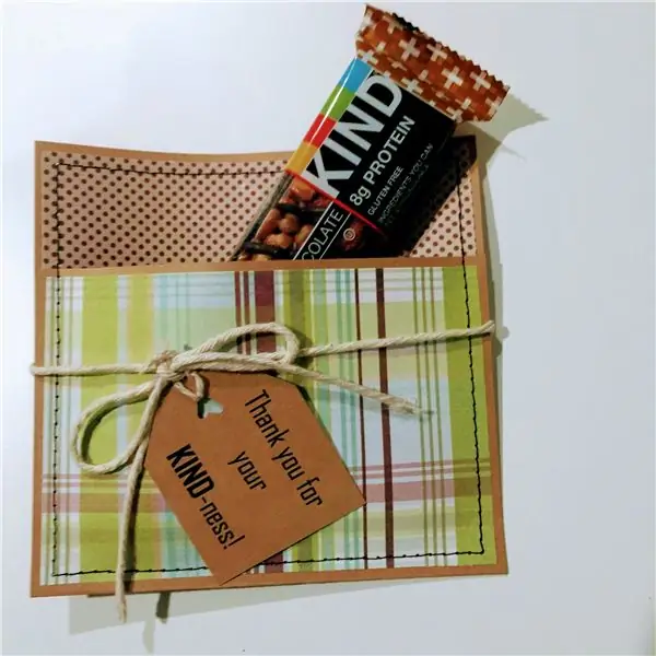 Завершите работу ниткой, шпагатом или лентой