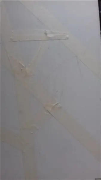 Наклеивание малярной ленты