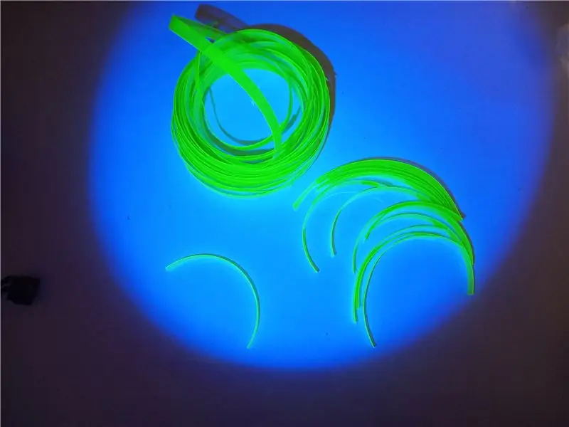 Светящаяся трава из переработанной бутылки