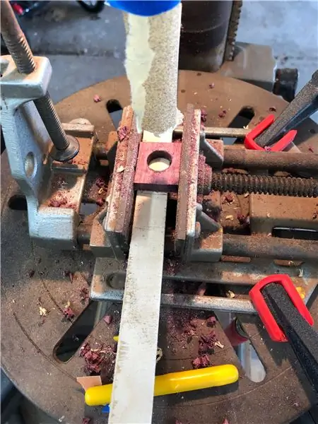 Просверлите внутренний диаметр кольца